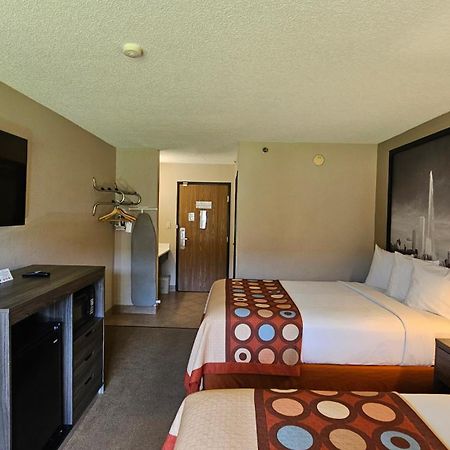 Super 8 By Wyndham Elgin Hotel Buitenkant foto