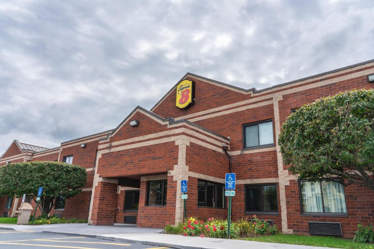 Super 8 By Wyndham Elgin Hotel Buitenkant foto